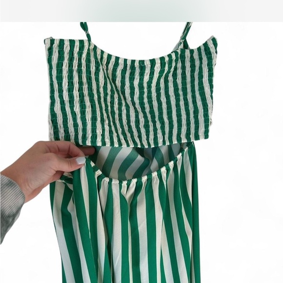 Green Striped Peep Hole Dressy Summer Beach Vacation Lightweight Jumpsuit - Picture 4 of 7